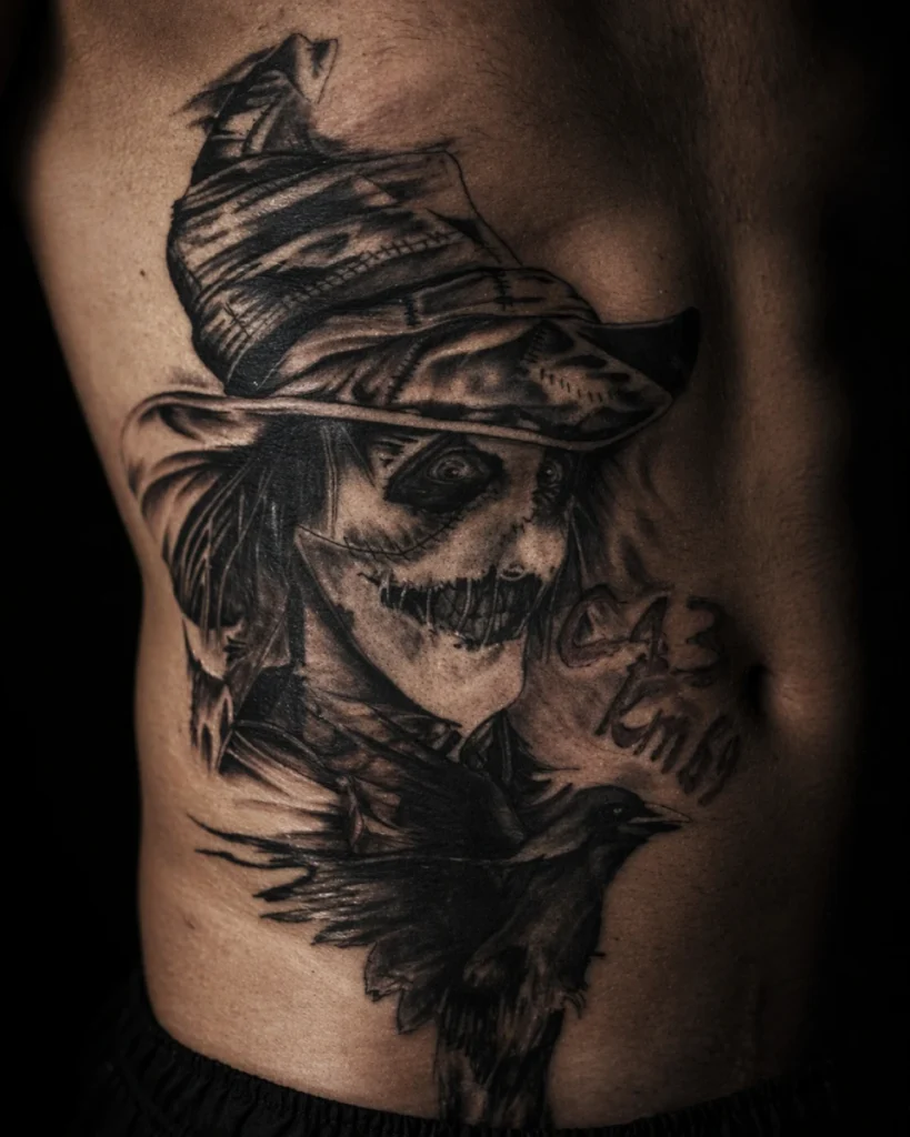 tatuaje realismo calavera en pecho estilo black and grey en Ferrol